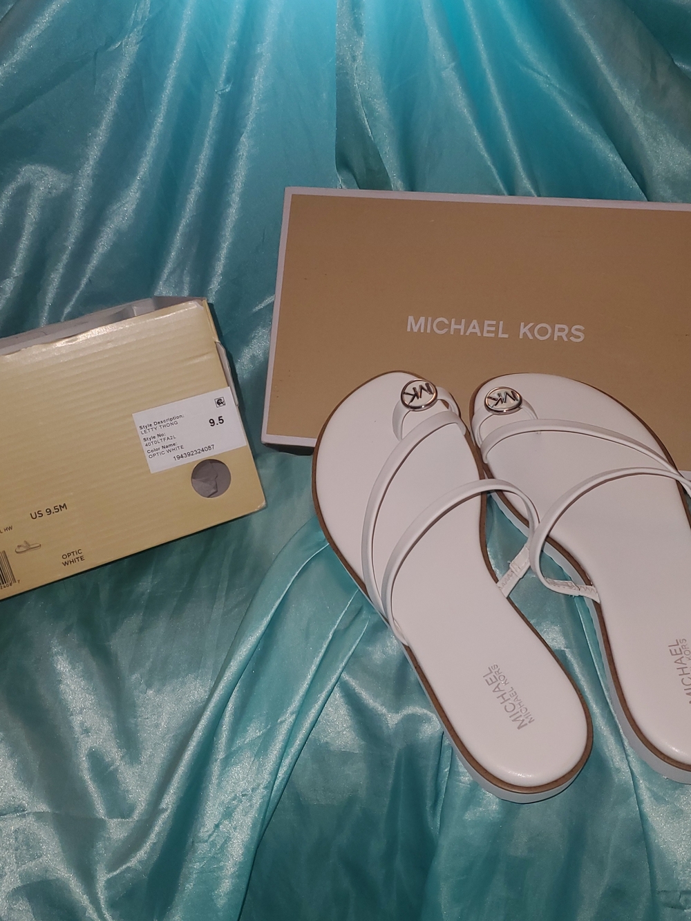 MICHAEL Michael Kors White Size 9.5 Sandals